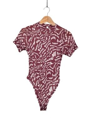 SKIMS Summer Mesh T-shirt Bodysuit Size 3X Rasberry Swirl Logo Print Sheer New